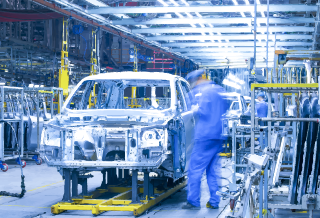 Augmented & Connected worker: An automotive use case